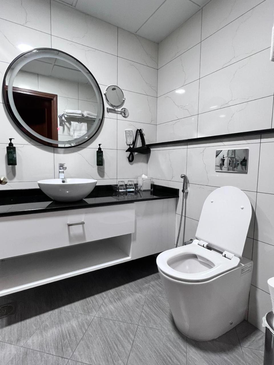 Howard Johnson Bur Dubai Ngoại thất bức ảnh